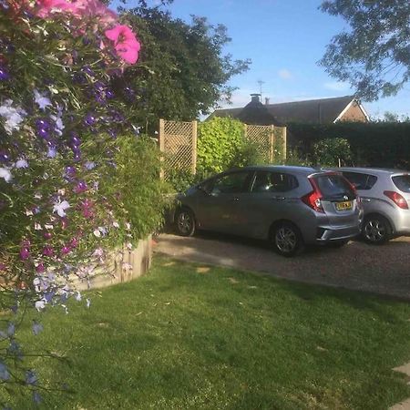 러들로 Henwick House Beautiful Flat,Private Parking, Short Walk To Town 아파트 외부 사진