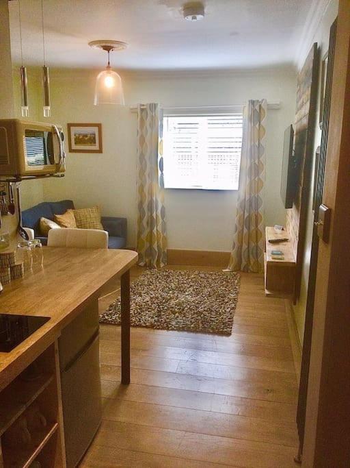 러들로 Henwick House Beautiful Flat,Private Parking, Short Walk To Town 아파트 외부 사진