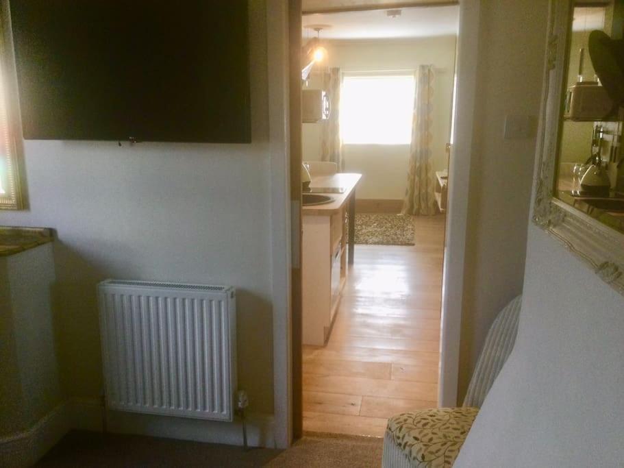 러들로 Henwick House Beautiful Flat,Private Parking, Short Walk To Town 아파트 외부 사진